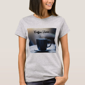 コーヒータイムTシャツ - くつろぎの朝のコーヒーカップ グラフィック Tシャツ