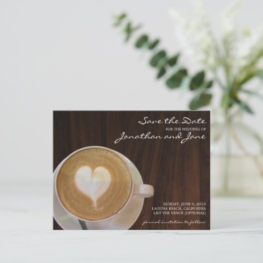 コーヒーバリスタカフェラテ結婚式日付を保存 案内ポストカード (スタンド正面)