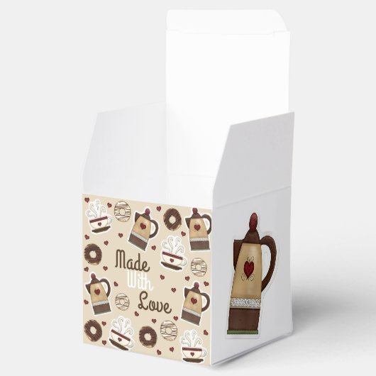 コーヒーポットとカップ自家製ケーキ フェイバーボックス (オープン)