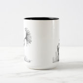 コーヒーマグの黒と白の花のスケッチ ツートーンマグカップ (中央)