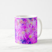 コーヒーマグ、明るい赤紫色花オンブルー コーヒーマグカップ (正面右)
