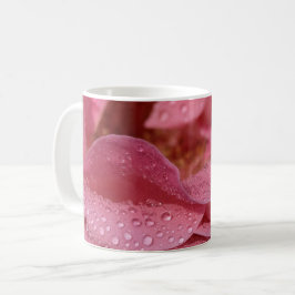 コーヒーマグ - 雨後のバラの花びら コーヒーマグカップ