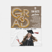 コーヒーラテの楽しい事実と写真 2023 卒業 卒業 フリースブランケット (正面)