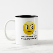 コーヒー及び中指(emoji)のコーヒー・マグ ツートーンマグカップ (左)