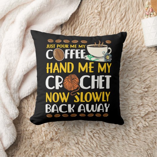 コーヒー好きカフェインをクロシェータクラフター クッション (ブランケット)