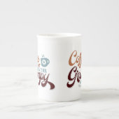 コーヒー愛好家へのギフトにぴったりな「一日一杯のコーヒー」 ボーンチャイナマグカップ (正面)