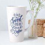 コーヒー愛好家引用文ブルー書道トールホワイト カフェラテマグ<br><div class="desc">コーヒー愛好家のラテと背の高い白い引用文マグカップ青い書道。ま感動的た前向き「良いアイディアはコ読ーヒで始まる」コーヒー引用文。コーヒーもしはあなたのクリエイティブジュースを流し、これは机のためのマグカップを得る。コーヒーことわざ書は深いブルーの隠しハートとゴージャスな手レタリングをしている。友楽しむ達とコーヒー？私たちはミックスとマッチのマグコレクションのコーヒ最高のーの引用文とすべての色で違うある。</div>