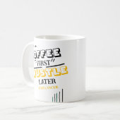 コーヒー最初の喧騒の後のフリーランサーのコーヒーマグ コーヒーマグカップ (正面左)