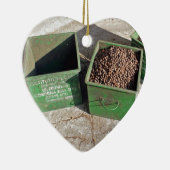 コーヒー生産 セラミックオーナメント (右)