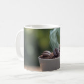 コーヒー豆のカップ。 コーヒーマグカップ (正面左)