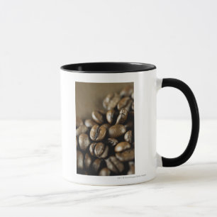 コーヒー豆のクローズアップ マグカップ
