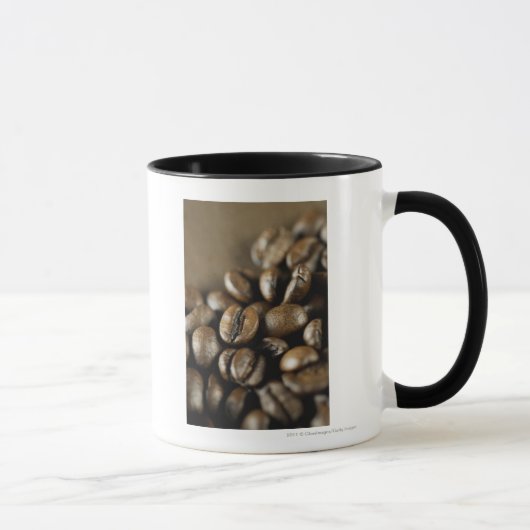 コーヒー豆のクローズアップ マグカップ (右)
