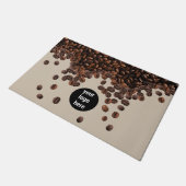 コーヒー豆のプロフェッショナルビジネスロゴ ドアマット (アングル)