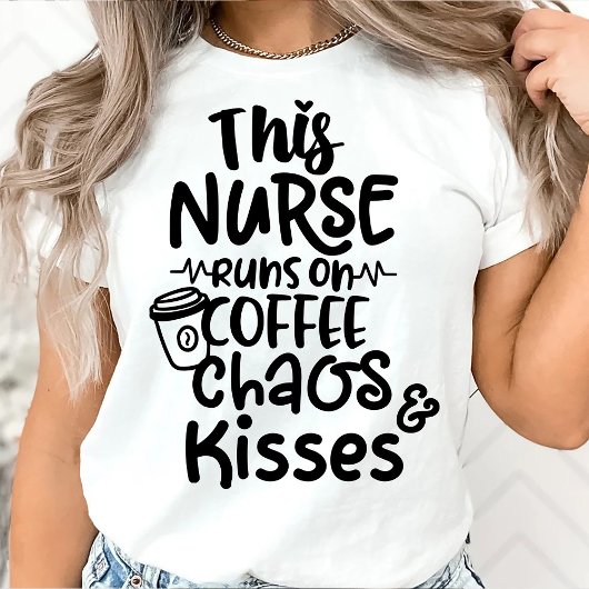 コーヒー走の混乱とキスに関するこのナース おもしろい Tシャツ