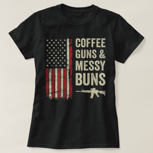 コーヒー銃と乱雑なパン – 米国国旗の女性の銃O Tシャツ (デザイン正面)
