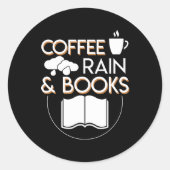コーヒー雨と本のおもしろいことわざシャツ ラウンドシール (正面)