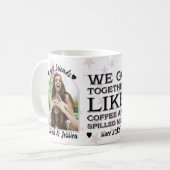 コーヒー&こぼれたミルクの友情の写真 コーヒーマグカップ (正面左)