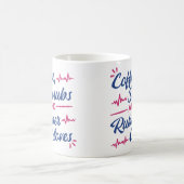 コーヒー、スクラブ、ゴム手袋 マグカップ – 看護師ライフギフト (中央)