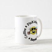 コーヒー、ピックボール、ワイン、リピートPickleballプレーヤー コーヒーマグカップ (正面右)