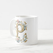 コーヒー プリンセスのためのロココ様式イニシャル 'P' マグ (正面左)