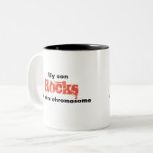 コーヒー・マグは"私の息子揺すります余分染色体"を ツートーンマグカップ (正面左)