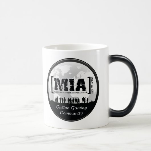 コーヒー・マグを変形させるMIAClan.net モーフィングマグカップ (右)