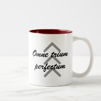 コーヒー・マグ"Omne trium perfectum " ツートーンマグカップ