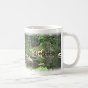 コーヒーcup~~岩が多い湖場面 コーヒーマグカップ