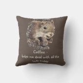 コーヒ救済ー・ミーがナッツ・リスを扱う クッション (裏面)