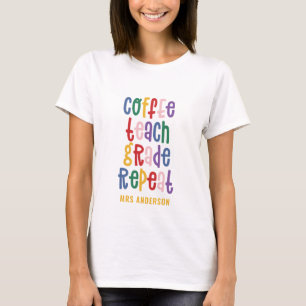 コーヒ教えー、グレード、繰り返しタイポグラフィ先生 Tシャツ