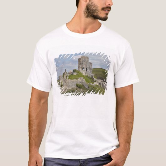 コーフ城の廃墟、ドーセット州ウェアハム近郊、 Tシャツ (正面)