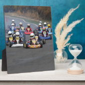 コーマー・カデットはカルティン・カートレースに行く フォトプラーク (側面)