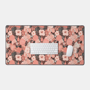 コーラかわいらしルとピンクのフローラパターン(の模様が)ある デスクマット
