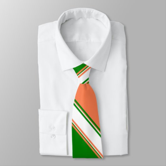 コーラルグリーンとアイボリー交互タイストライプのプ ネクタイ (タイ)