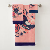 コーラルネイビーモノグラムのブルーフォークアートバードデコール バスタオルセット (インサイチュ)