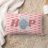 コーラルパーソナライズされたイースターバニーバスケット ランバークッション (ブランケット)