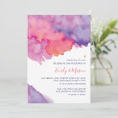 コーラルピンクと紫の抽象芸術の水の色結婚の 招待状 (スタンド正面)
