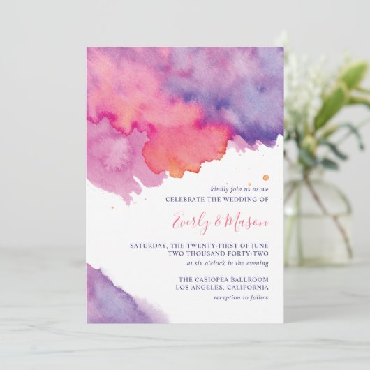 コーラルピンクと紫の抽象芸術の水の色結婚の 招待状 (スタンド正面)