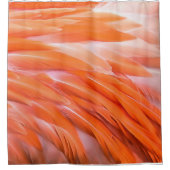 コーラルピンクのアーティスティックなフラインゴの羽のクローズアップ シャワーカーテン (正面)