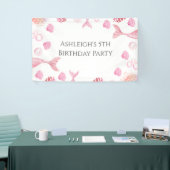 コーラルピンクの人魚をテーマにした誕生日パーティー 横断幕 (トレードショー)