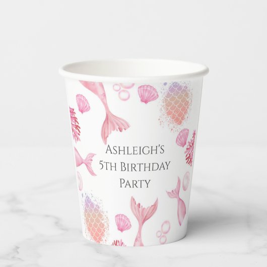 コーラルピンクの人魚をテーマにした誕生日パーティー 紙コップ (裏面)