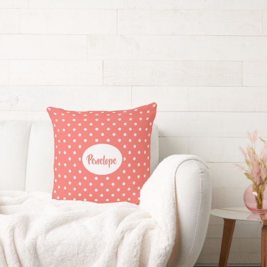 コーラルピンククラスの水玉模様パターン(名前あり) クッション (ソファ)