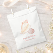 コーラルピンクシーシェル結婚式の引き出物バッグ フェイバーバッグ (クリップ留めされた状態)