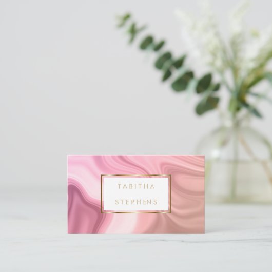 コーラルピンク溶融スワーズデザイナー事業 名刺 (スタンド正面)