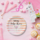 コーラルピーチストライプのフラミンゴベビーシャワー ペーパープレート (パーティー)