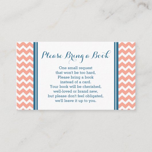 コーラルブルーシェブロン赤ちゃんシャワーブックリクエストカード エンクロージャーカード (正面)