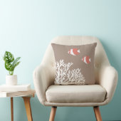 コーラルホワイトとアイボリーベージュトロピカルアンジェフィッシュ クッション (椅子)