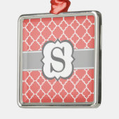 コーラルホワイトモノグラムレターSクローバー メタルオーナメント (左)