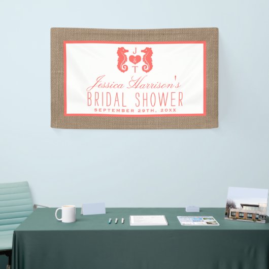 コーラルモノグラムシーホースビーチバーラップブライダルシャワー 横断幕 (トレードショー)