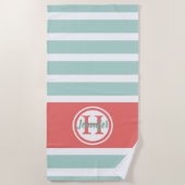 コーラルモノグラムパーソナライズされたミントストライプ ビーチタオル (正面)